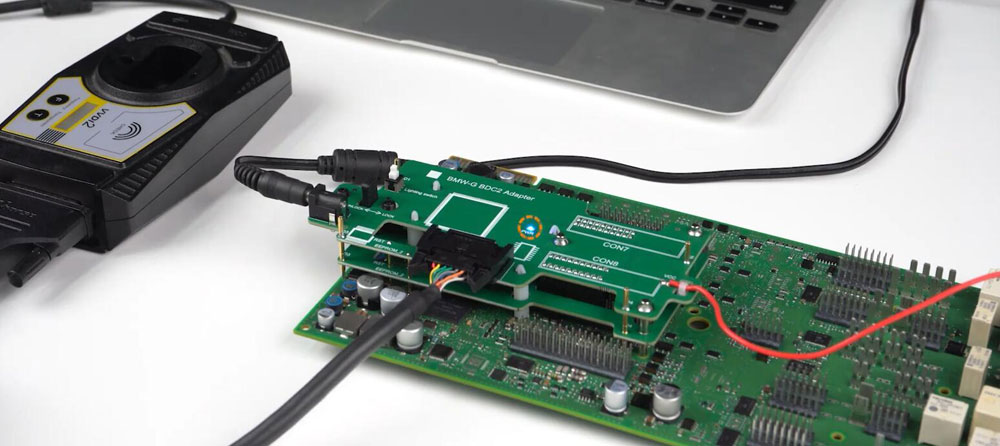 XHorse BMW BDC2 adapter connect to module.